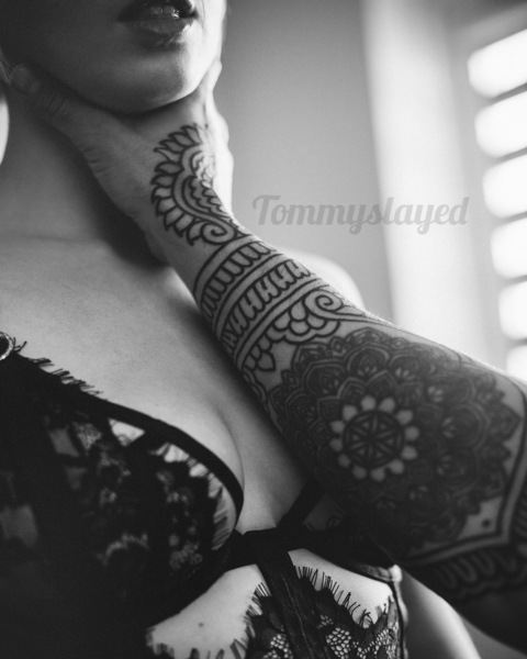 bonnietommyunlocked onlyfans leaked picture 1