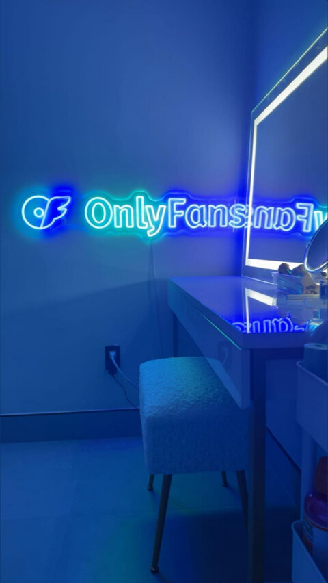 chloeyummyx onlyfans leaked picture 1