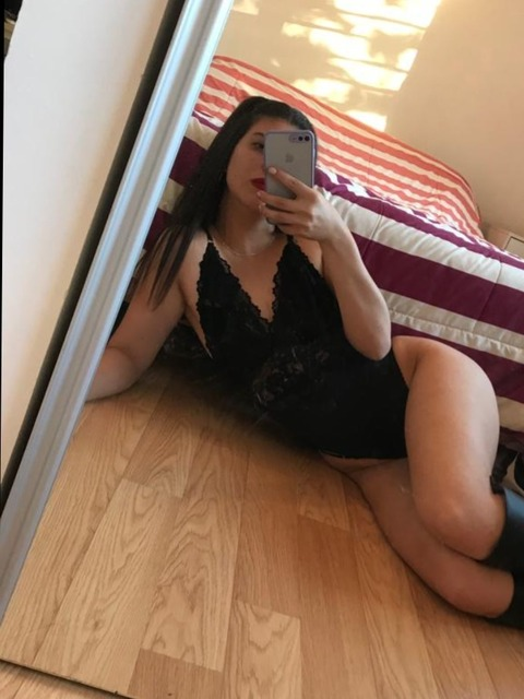 emmadlking onlyfans leaked picture 1