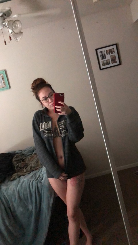 honeybeee_420 onlyfans leaked picture 1