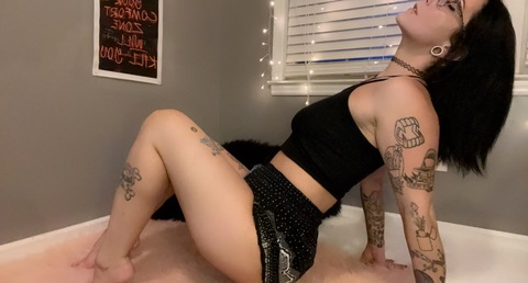 lexilovewild onlyfans leaked picture 1