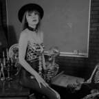 View Lilith (lilithslovelanguage) OnlyFans 166 Photos and 32 Videos leaked 

 profile picture