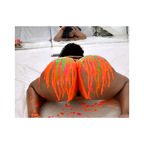 View qween28 OnlyFans content for free 

 profile picture