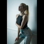 View Shania Roxanne (shaniaroxanne) OnlyFans 49 Photos and 32 Videos gallery 

 profile picture