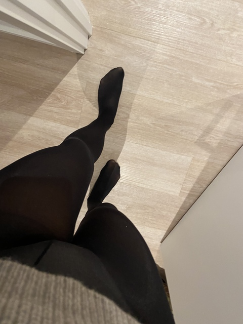 thesissymel onlyfans leaked picture 1