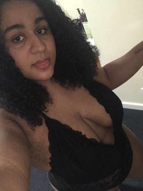 thicknymphochick onlyfans leaked picture 1